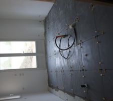 Cuisine (et emplacement ilot) : la gal&egrave;re pour faire des trous ronds &agrave; la scie cloche et perceuse (gr&egrave;s c&eacute;rame ULTRA DUR : 2h par trou !!)