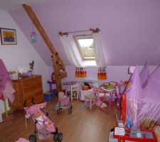 Chambre de notre fille en bazar !!!!