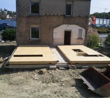 Clouage des contreventements en OSB de 12mm, clous de 70mm, toujours au marteau
