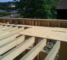 Pose du plancher de la toiture terrasse