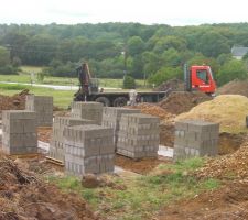 Avec le camion rouge enlis&eacute;