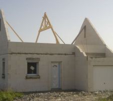 Début de la charpente façade avant