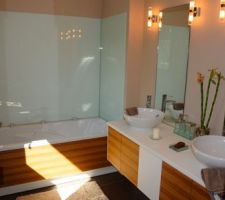 Enfin finit la salle de bain coter enfant .