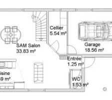 Plan du rez de chaussé incluant de garage ainsi qu'une terrasse bois qui n'est pas mentionné sur le plan