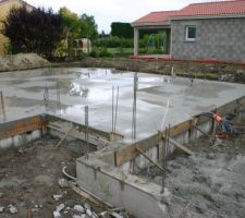 Et voici la dalle fraichement coul&eacute;e