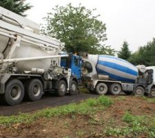 Et 1 camion d'embourbé !! Un !!!