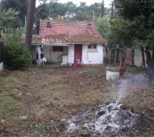 Nettoyage terrain
vue arriere de la maison