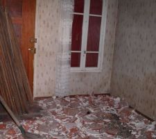 Début de démolition intérieure de la maison existante