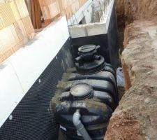 Cuve de récupération des eaux de pluie. 2500L.