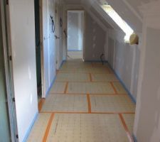 Isolation du sol avant pose plancher chauffant 30mm a l &eacute;tage et 56mm au rdc