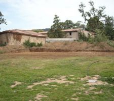 Terrassement du terrain : vue du portail