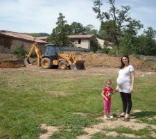 Chlo&eacute; et Maman sur le chantier .. et futur b&eacute;b&eacute; :)