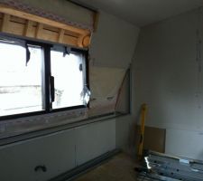 Nous voulons garder la surface utile sous la fenêtre...