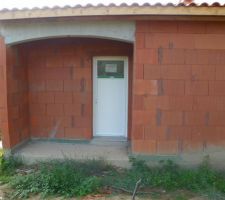 Vue porte service arriere garage
