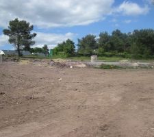 Vue du terrain c&ocirc;t&eacute; jardin