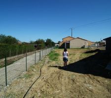 Bout du terrain donnant sur chemin communale
