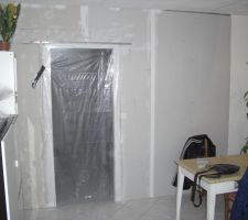 Cloisonnement terminer on peut voir encore la parti sejour en place lol