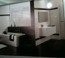 Idée décoration SDB,
carrelage et faïence Keraben.