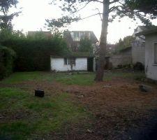 Terrain avec les deux d&eacute;pendances &agrave; demolir