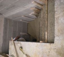 Escaliers du sous-sol au RDC