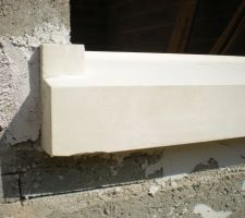 Pose des appuis de fenêtres en pierre
