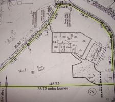 Voici le plan de notre terrain avec l'implantation de la maison et du garage.