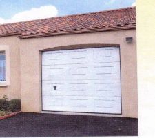 PORTE MOTORISEE PREVUE POUR LE GARAGE (OFFERTE PAR LE CONSTRUCTEUR)