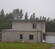 Vue de la maison du chemin d'accès