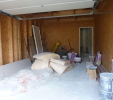 Garage bien encombrer