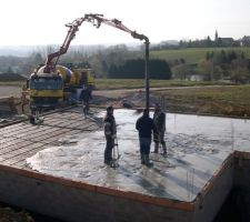 Coulage dalle RDC en Béton autoplaçant par les Meusiens!!