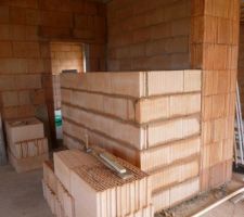 Maçonnerie du cellier entre la cuisine et le garage