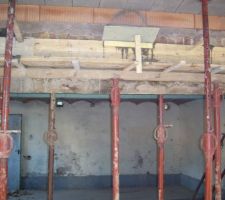 Poutre en b&eacute;ton entre la salle &agrave; manger et le salon