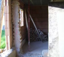 Porte vers bureau...&agrave; terminer parce que l&agrave; &ccedil;a fait un peu grand!