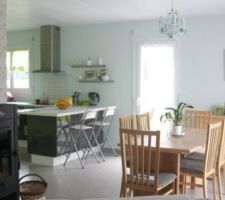 Séjour avec vue sur la cuisine