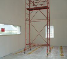 17/08/11 : 2&egrave;me sous couche   peinture sur les plafonds