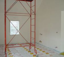 17/08/11 : 2&egrave;me sous couche   peinture sur les plafonds