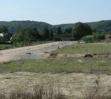 Vue de l'entr&eacute;e du lotissement depuis notre terrain