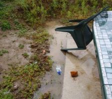 TERRASSE APRES LA PLUIE LE 22/08/2011 MIDI