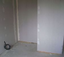 Placard intégré chambre 2