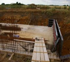 Pose des banches pour murs du sous sol