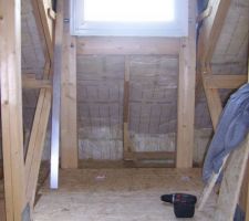 Début de la première couche d'isolation des combles