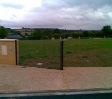 Le terrain en cours d'achevement par le lotisseur