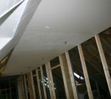 Le couloir et les arrivées des points lumineux.