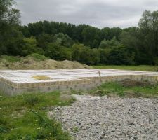 Pose du ferraillage avant la coulée de béton