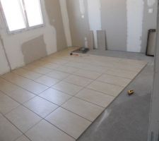 Le carrelage dans la chambre parentale