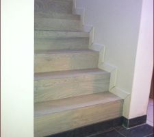 Mise en place parquet dans escalier à la place du béton.