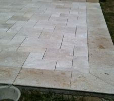 Travertin pose en opus sur terrasse