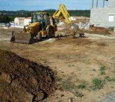 Un beau tracteur jaune