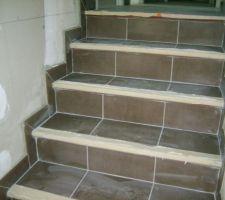 Escaliers vers les chambres