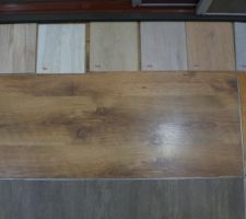 Planché stratifier pour les 3 chambres   bureau.